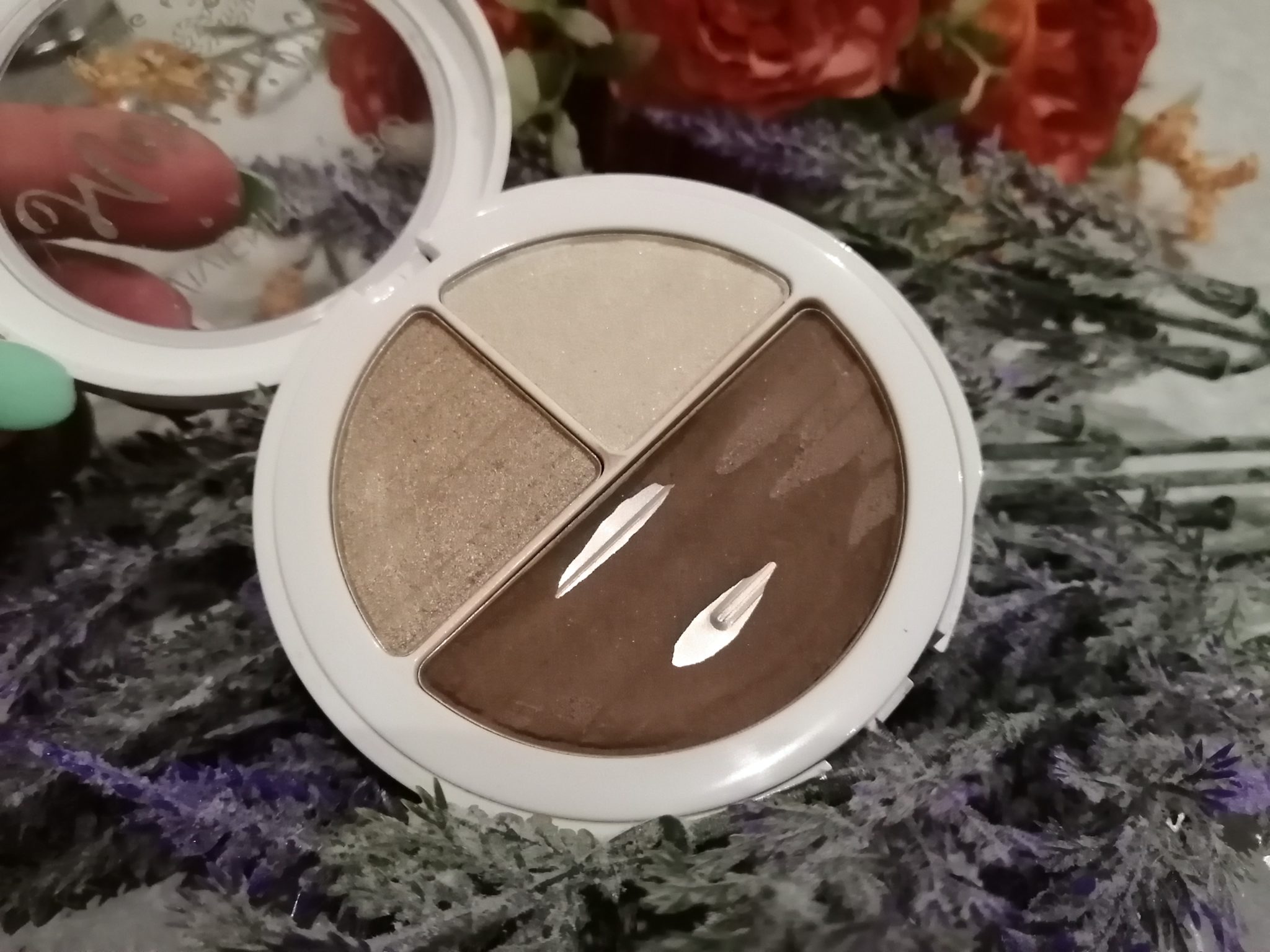 Jardin vivienne sabo палетка. Vivienne Sabo Palette Contouring Mariniere. Палетка для контуринга Вивьен сабо. Вивьен сабо палетка для скульптурирования. Вивьен сабо хайлайтер и бронзер.